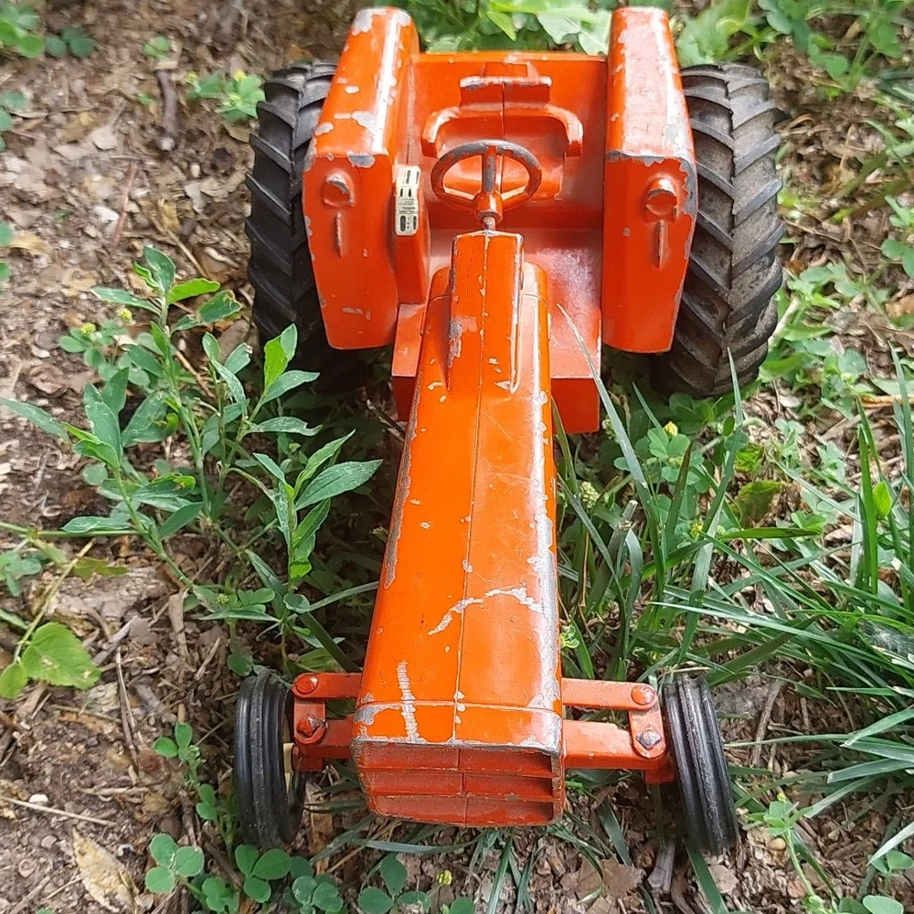 Allis-Chalmers Vintage Toy Tractor - Picture 6 of 6